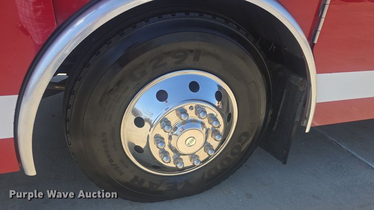 image for item DO7860 2000 E-One fire truck