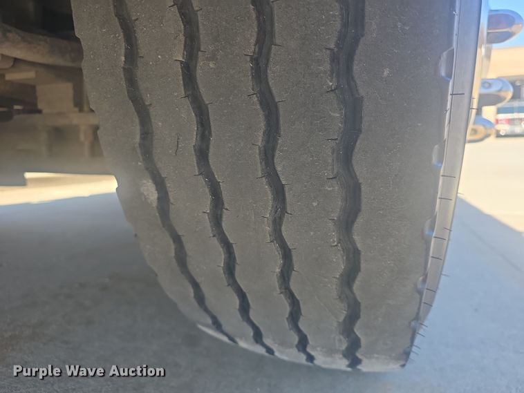 image for item DO7860 2000 E-One fire truck