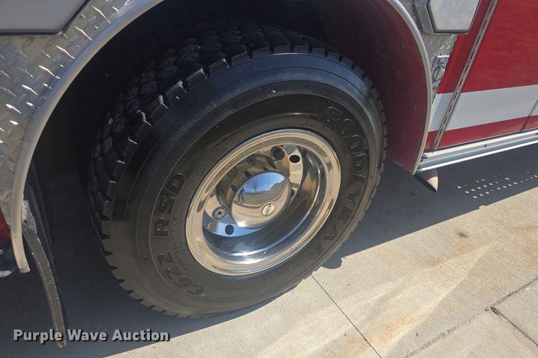 image for item DO7860 2000 E-One fire truck