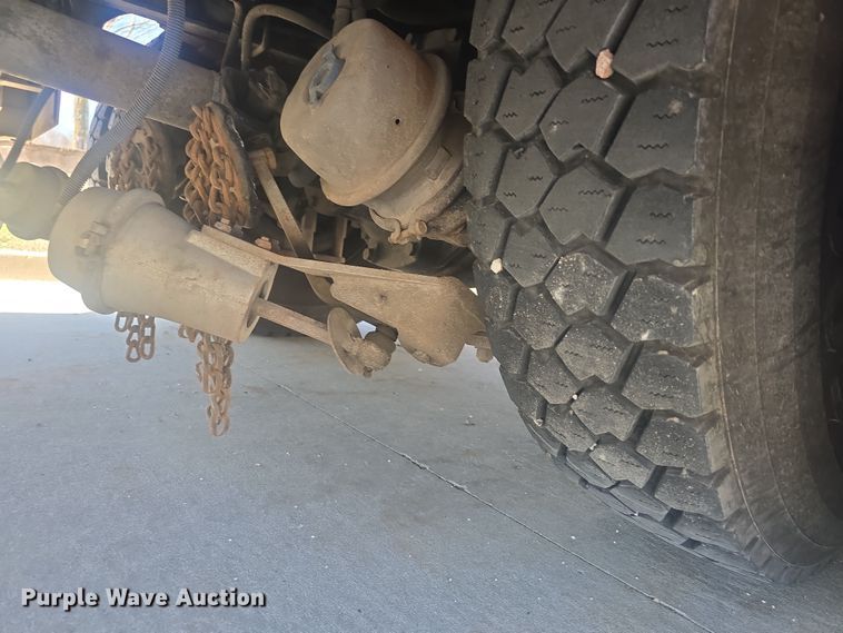 image for item DO7860 2000 E-One fire truck