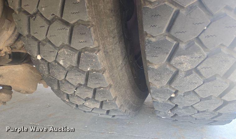 image for item DO7860 2000 E-One fire truck