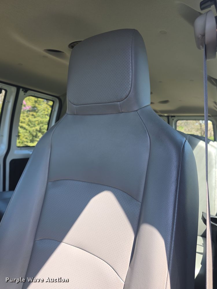 image for item DO7867 2013 Ford E350 van