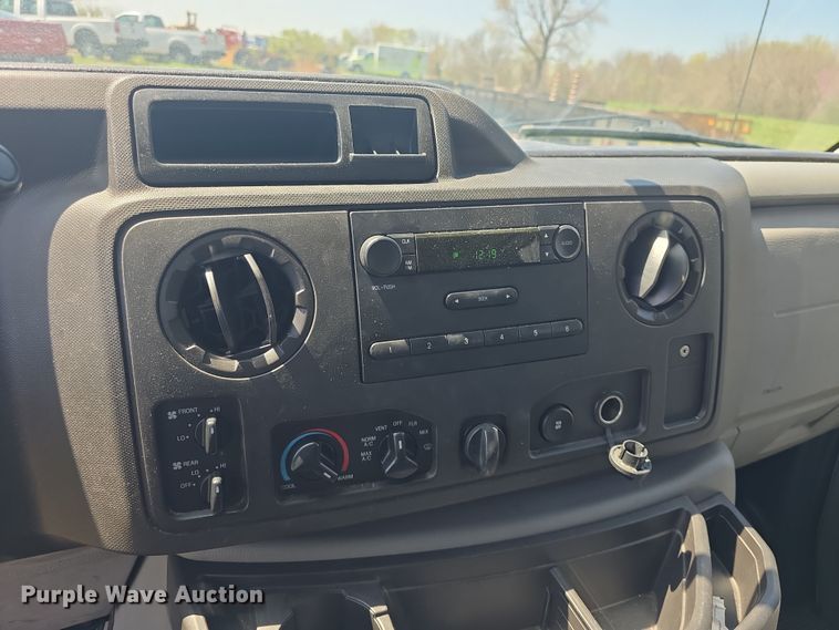 image for item DO7867 2013 Ford E350 van