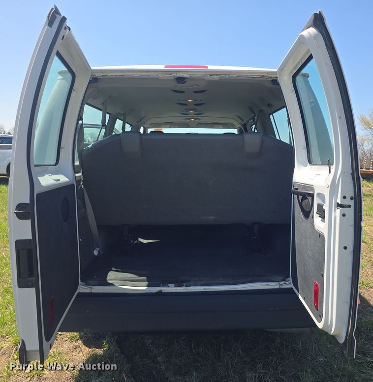 image for item DO7867 2013 Ford E350 van
