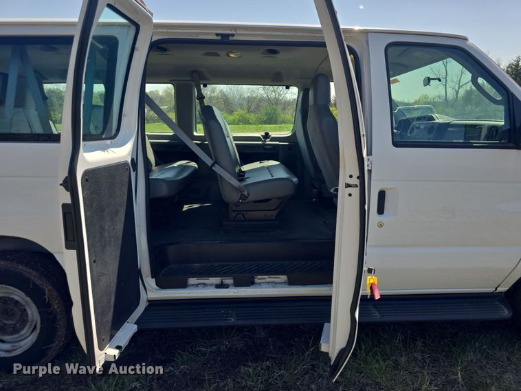 image for item DO7867 2013 Ford E350 van