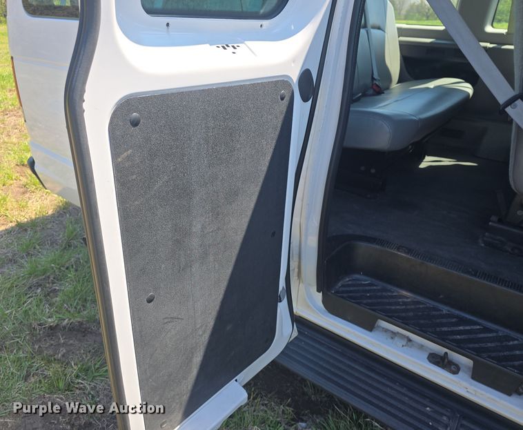 image for item DO7867 2013 Ford E350 van
