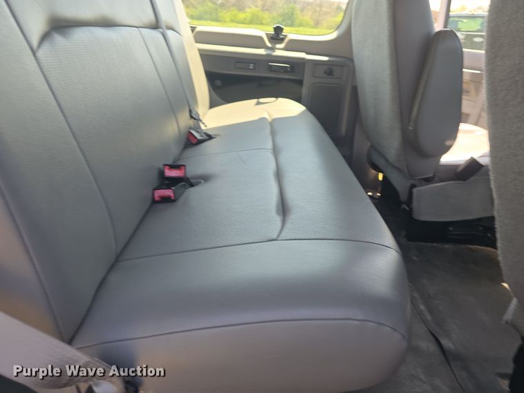 image for item DO7867 2013 Ford E350 van