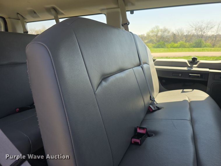 image for item DO7867 2013 Ford E350 van