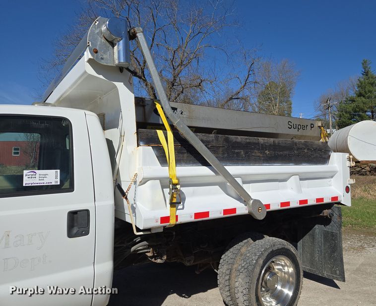 image for item DS5330 2008 Ford F550 Super Duty XL dump truck