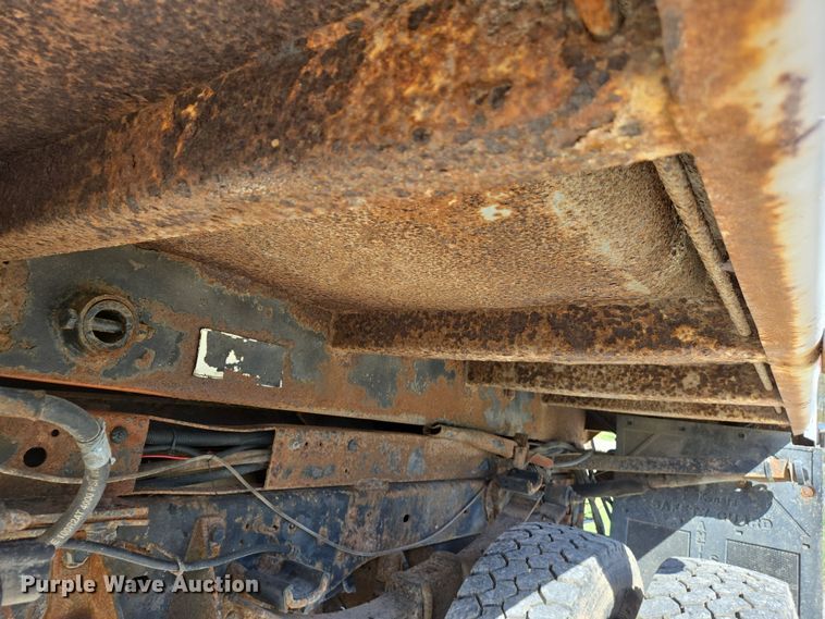 image for item DS5330 2008 Ford F550 Super Duty XL dump truck