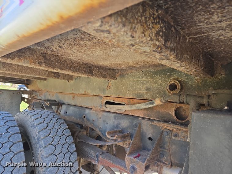 image for item DS5330 2008 Ford F550 Super Duty XL dump truck