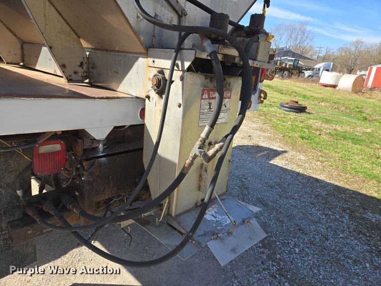 image for item DS5330 2008 Ford F550 Super Duty XL dump truck