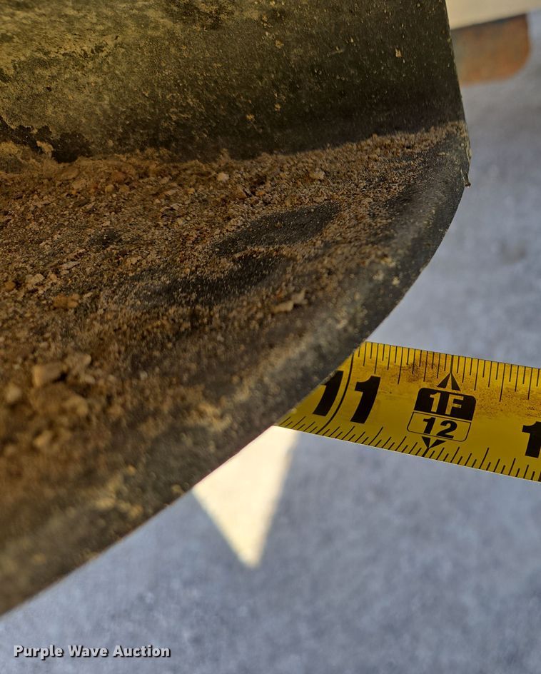 image for item DS5330 2008 Ford F550 Super Duty XL dump truck