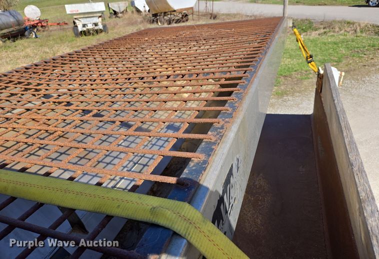 image for item DS5330 2008 Ford F550 Super Duty XL dump truck