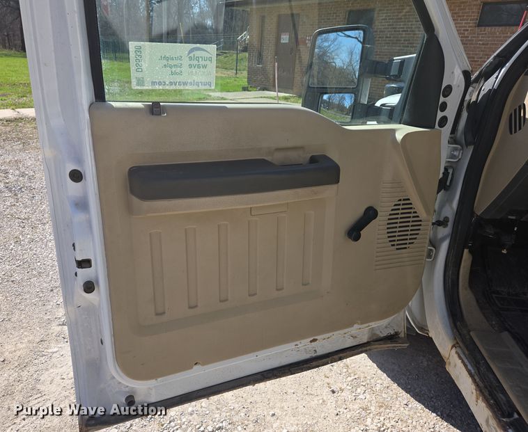 image for item DS5330 2008 Ford F550 Super Duty XL dump truck