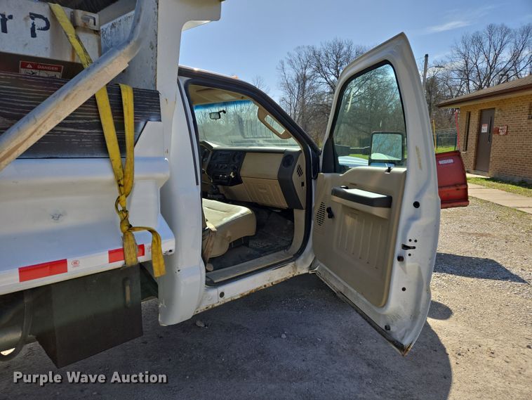 image for item DS5330 2008 Ford F550 Super Duty XL dump truck