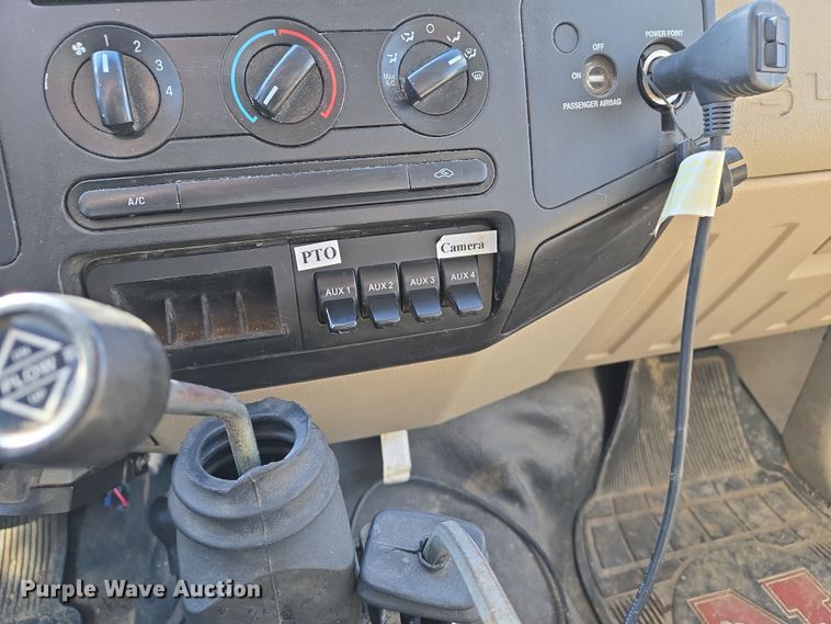 image for item DS5330 2008 Ford F550 Super Duty XL dump truck