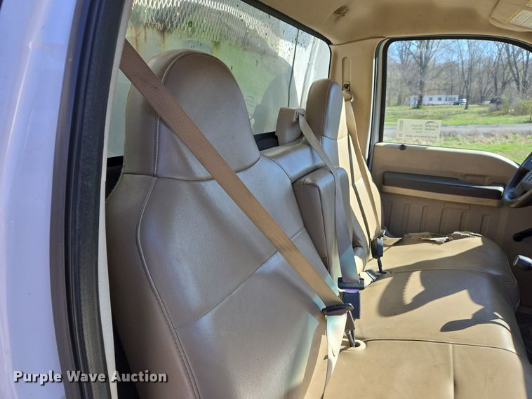 image for item DS5330 2008 Ford F550 Super Duty XL dump truck