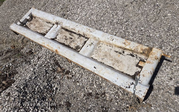 image for item DS5330 2008 Ford F550 Super Duty XL dump truck