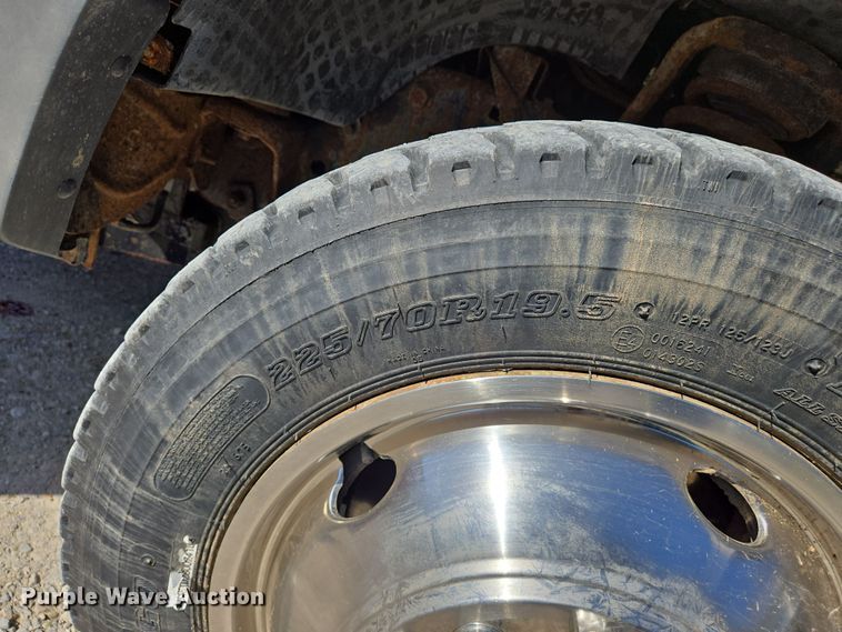 image for item DS5330 2008 Ford F550 Super Duty XL dump truck