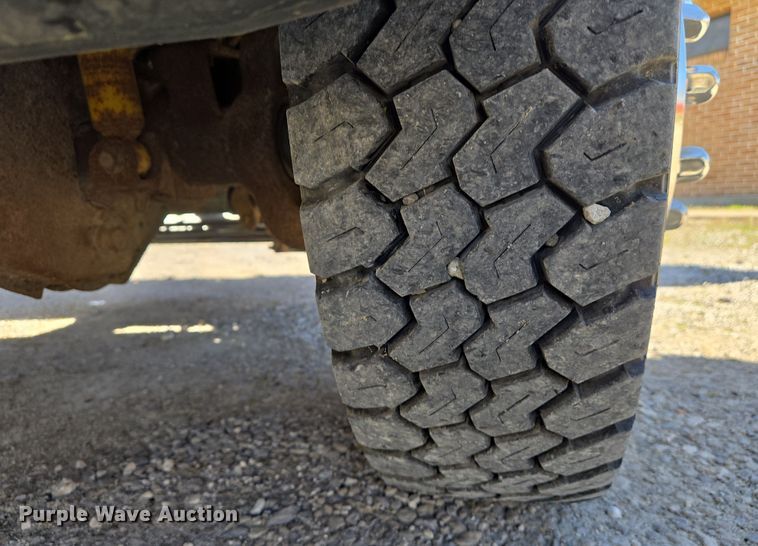 image for item DS5330 2008 Ford F550 Super Duty XL dump truck