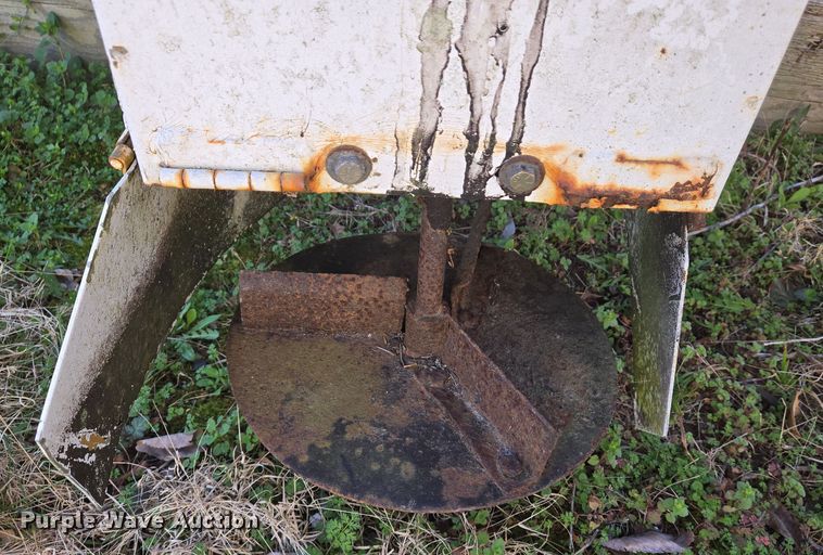 image for item DS5332 Highway Equipment Co. 7P spreader