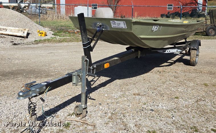 image for item DS5334 2000 Lowe L1436 boat