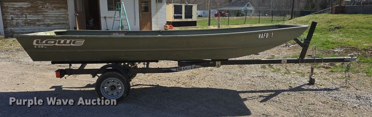 image for item DS5334 2000 Lowe L1436 boat