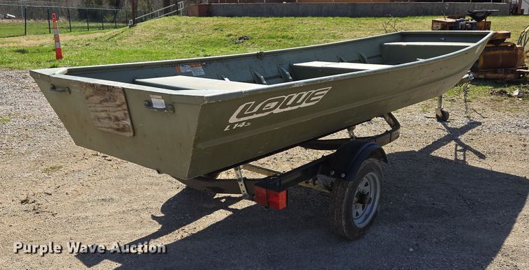 image for item DS5334 2000 Lowe L1436 boat