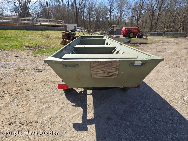 image for item DS5334 2000 Lowe L1436 boat