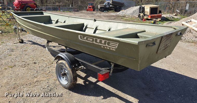 image for item DS5334 2000 Lowe L1436 boat