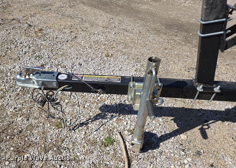 image for item DS5334 2000 Lowe L1436 boat