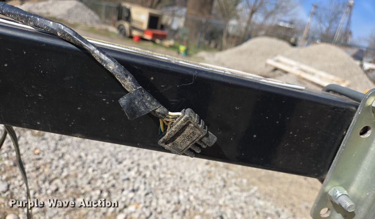 image for item DS5334 2000 Lowe L1436 boat