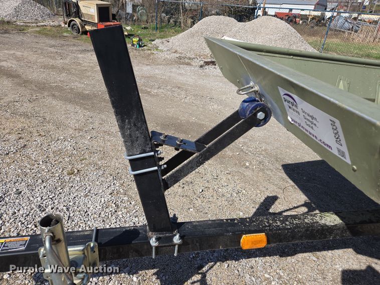 image for item DS5334 2000 Lowe L1436 boat