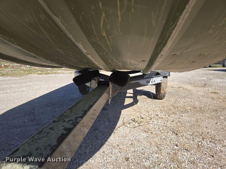 image for item DS5334 2000 Lowe L1436 boat