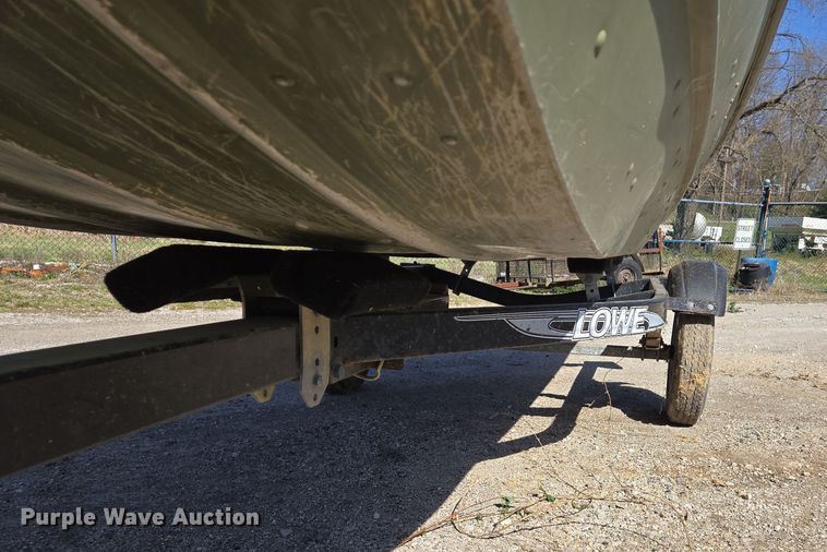 image for item DS5334 2000 Lowe L1436 boat