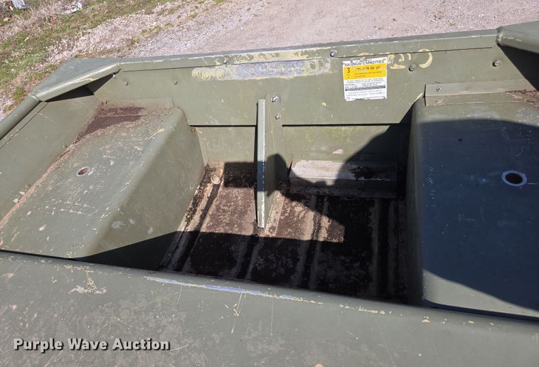 image for item DS5334 2000 Lowe L1436 boat