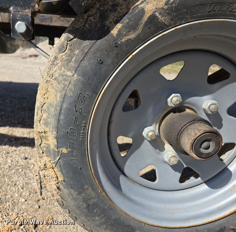 image for item DS5334 2000 Lowe L1436 boat