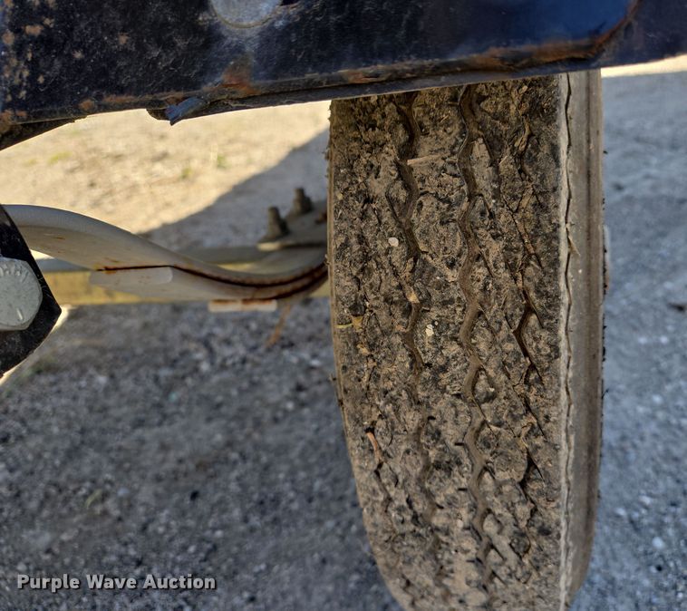 image for item DS5334 2000 Lowe L1436 boat