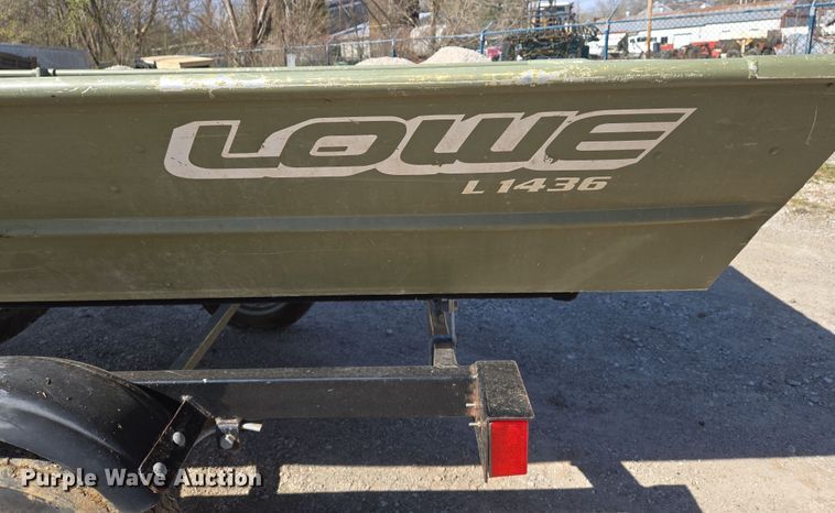image for item DS5334 2000 Lowe L1436 boat