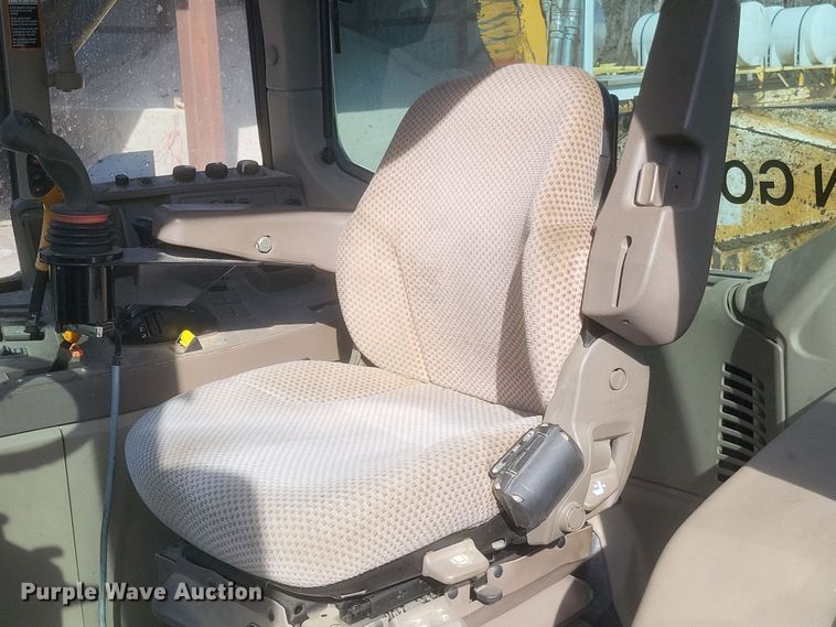 image for item DS5342 2015 John Deere 6115M MFWD tractor