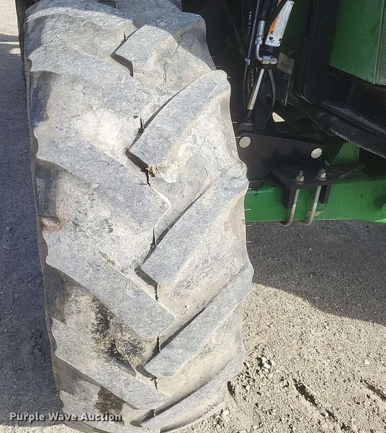 image for item DS5342 2015 John Deere 6115M MFWD tractor