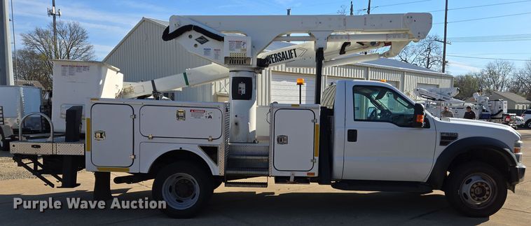 image for item DS5355 2010 Ford F550 Super Duty XLT bucket truck