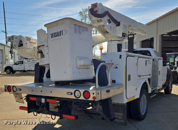 image for item DS5355 2010 Ford F550 Super Duty XLT bucket truck
