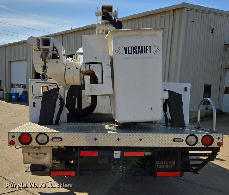 image for item DS5355 2010 Ford F550 Super Duty XLT bucket truck