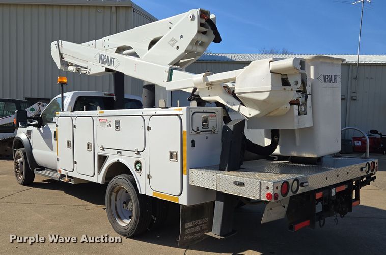 image for item DS5355 2010 Ford F550 Super Duty XLT bucket truck