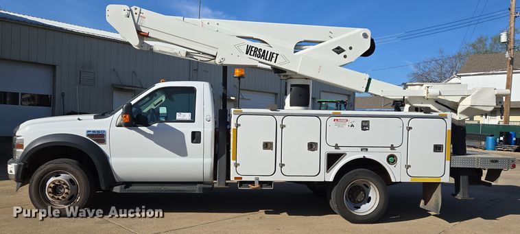 image for item DS5355 2010 Ford F550 Super Duty XLT bucket truck
