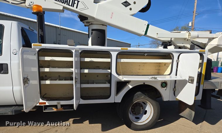 image for item DS5355 2010 Ford F550 Super Duty XLT bucket truck