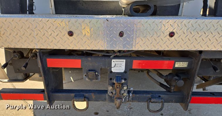 image for item DS5355 2010 Ford F550 Super Duty XLT bucket truck