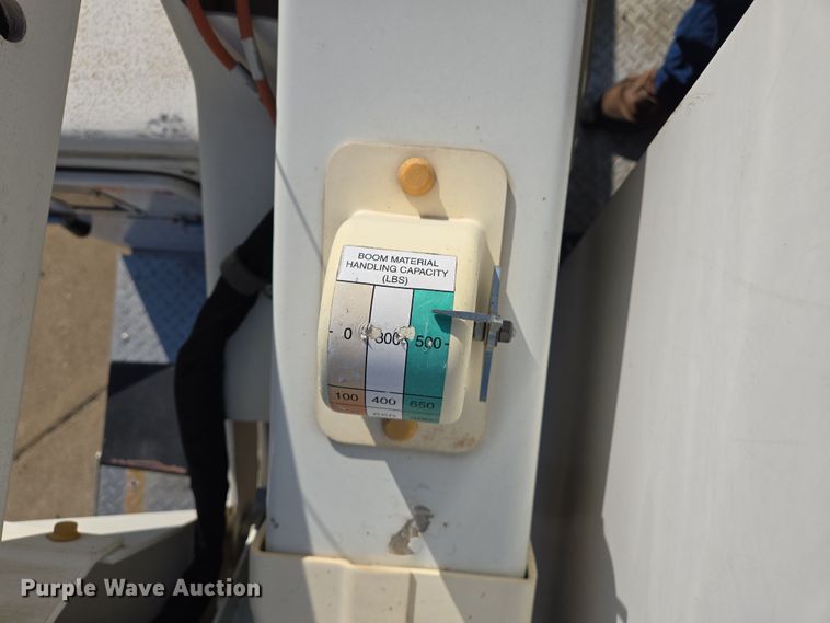 image for item DS5355 2010 Ford F550 Super Duty XLT bucket truck